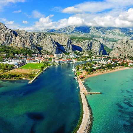 Gorgeous Apartment In Omis With House Sea View Exterior foto