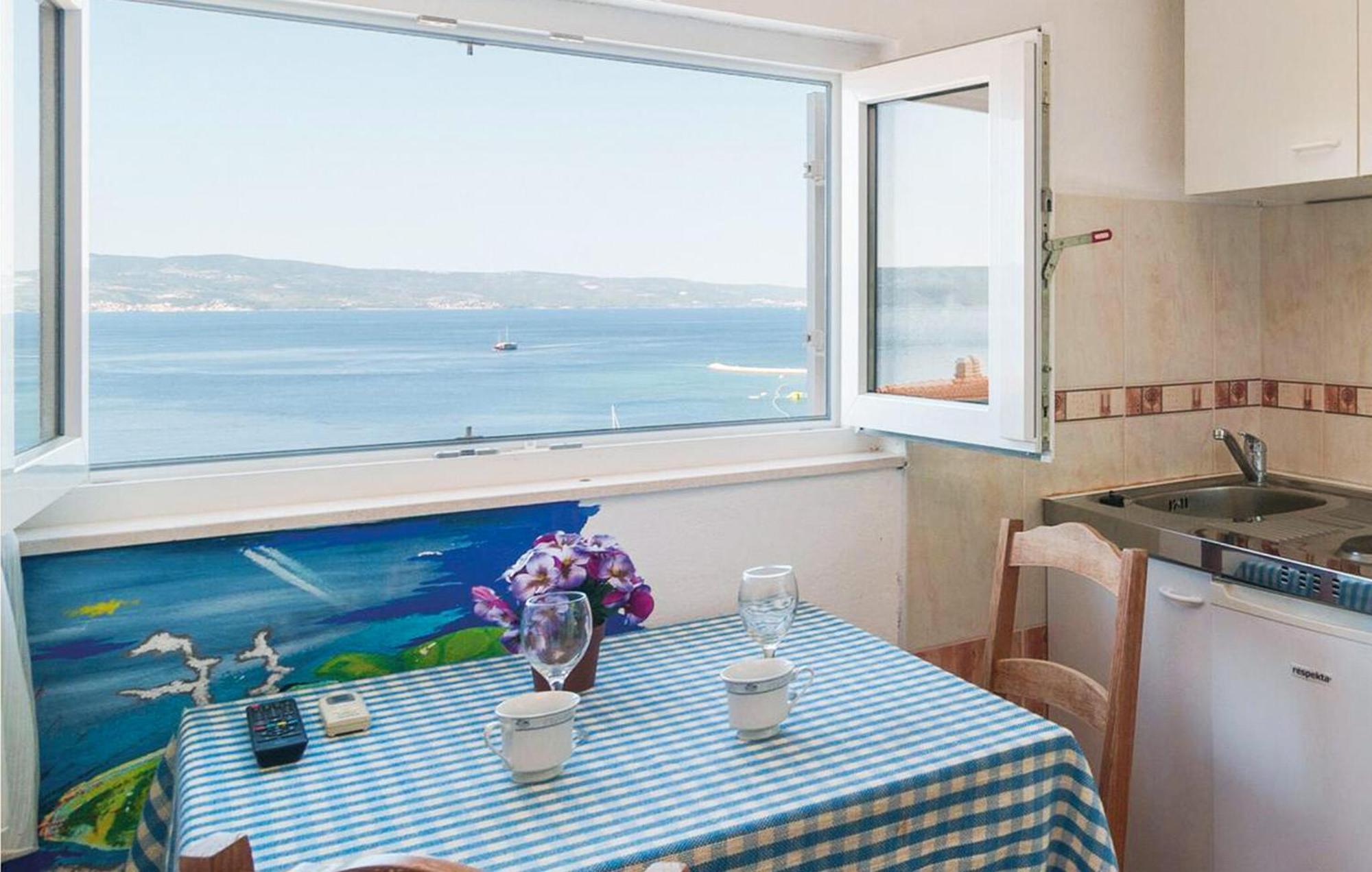 Gorgeous Apartment In Omis With House Sea View Exterior foto